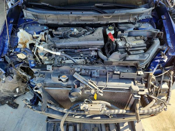 2019 NISSAN ROGUE — Engine bay