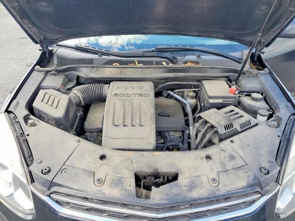 2017 CHEVROLET EQUINOX LT / FL — Engine bay