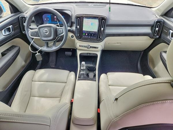 2025 VOLVO XC40 Plus Dark