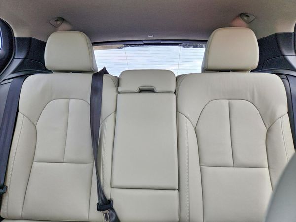 2025 VOLVO XC40 Plus Dark