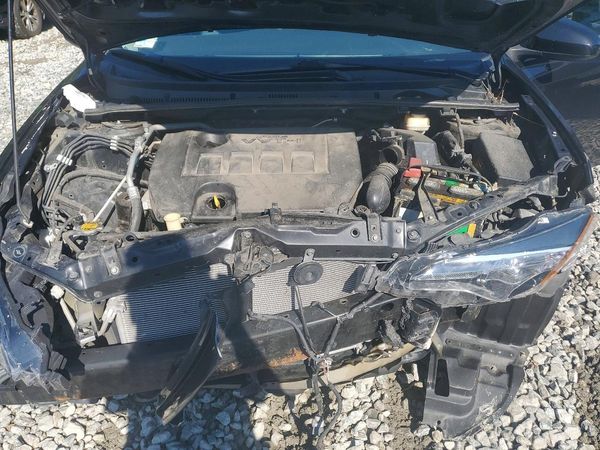 2017 TOYOTA COROLLA — Engine bay