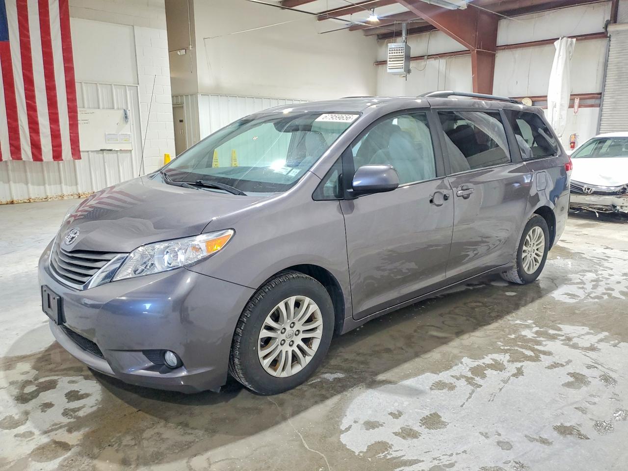 2014 TOYOTA SIENNA