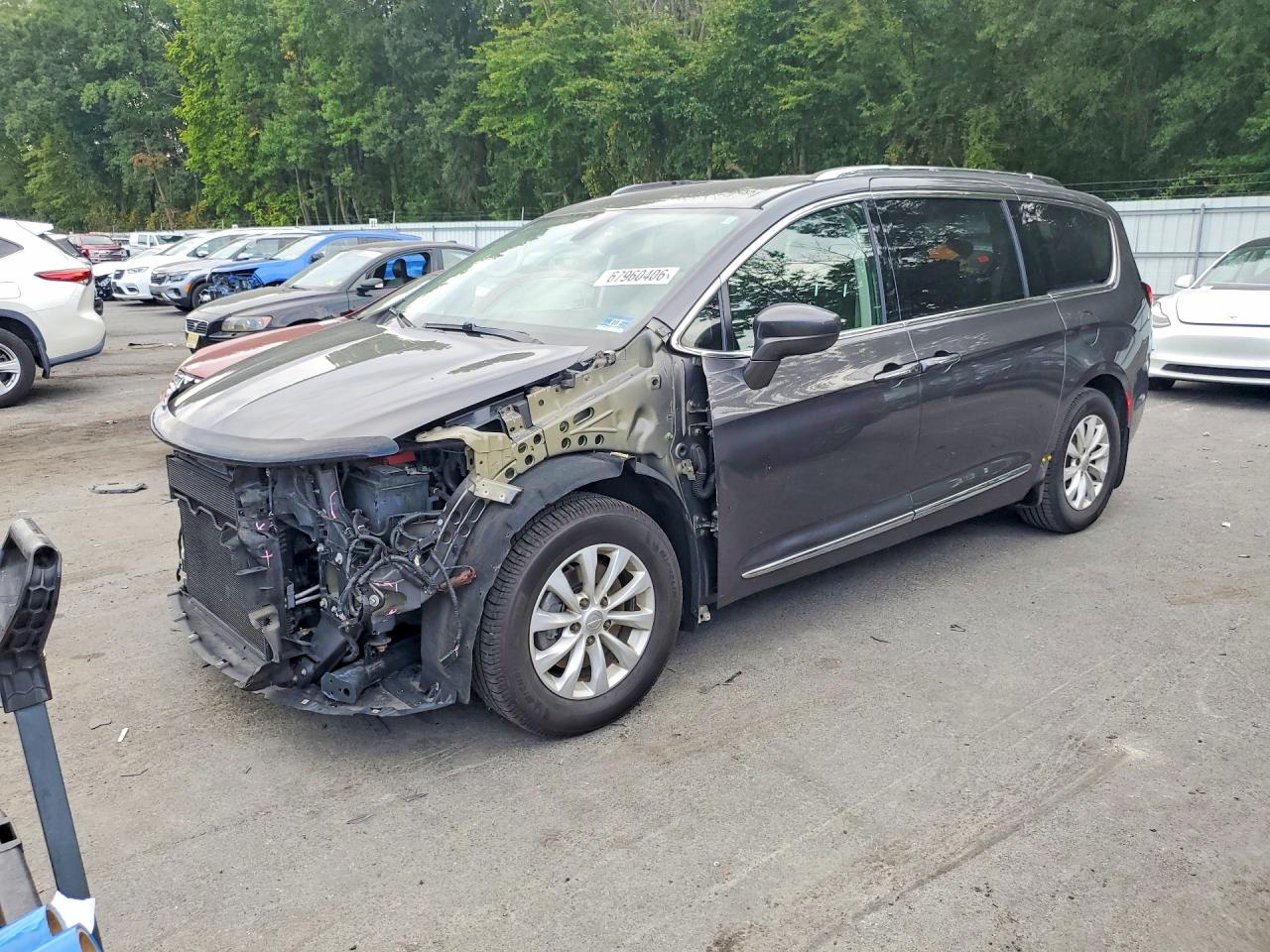 2018 CHRYSLER PACIFICA — Front 3/4