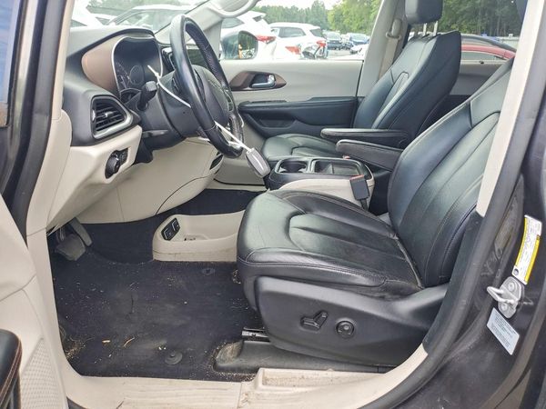 2018 CHRYSLER PACIFICA — DENT