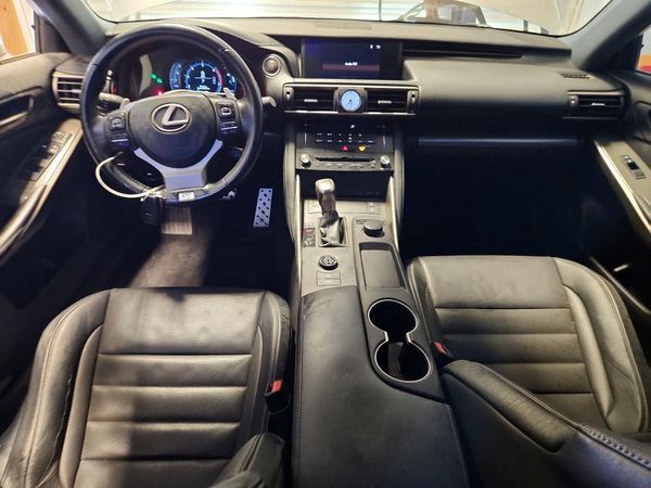 2017 LEXUS IS