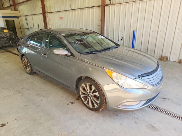 2013 HYUNDAI SONATA — Passenger 3/4