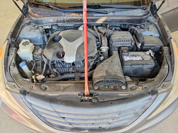 2013 HYUNDAI SONATA — Engine bay