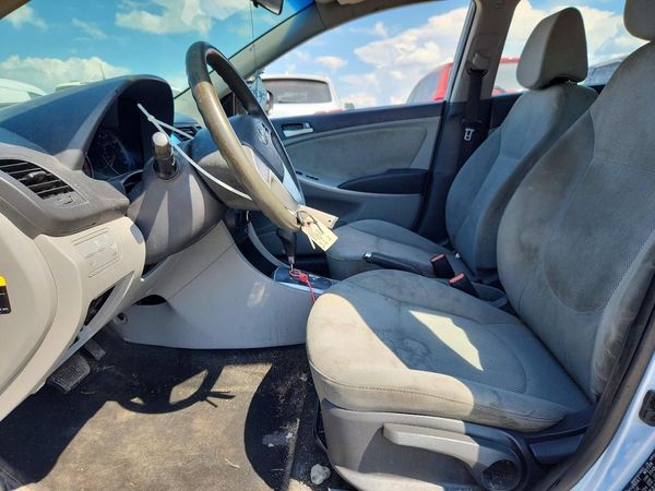 2014 HYUNDAI ACCENT