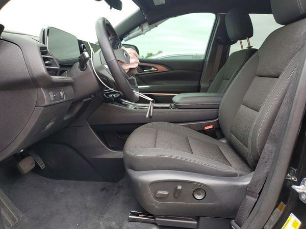 2024 CHEVROLET TRAVERSE LT — DENT