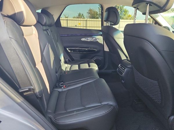 2026 GENESIS GV70