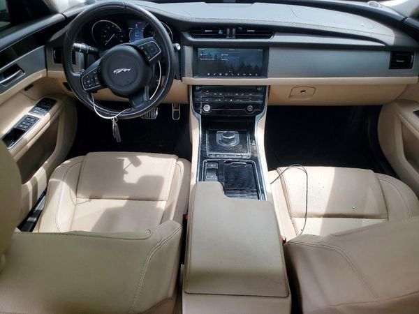 2019 JAGUAR XF