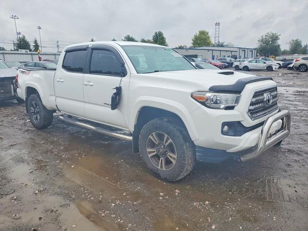 2016 TOYOTA TACOMA — Passenger 3/4