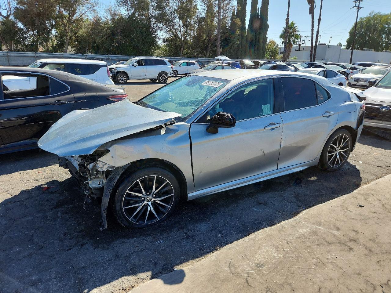 2021 TOYOTA CAMRY SE — Front 3/4