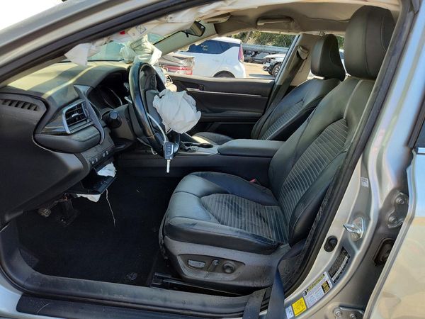 2021 TOYOTA CAMRY SE — DENT