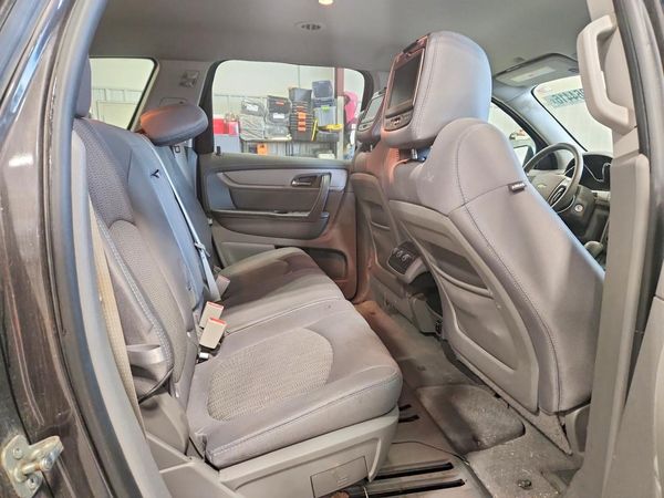 2016 CHEVROLET TRAVERSE LS