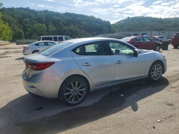2018 MAZDA 3 Touring