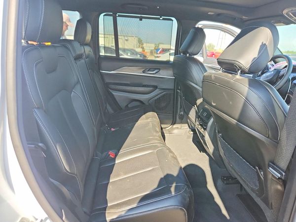 2025 JEEP GRAND CHEROKEE