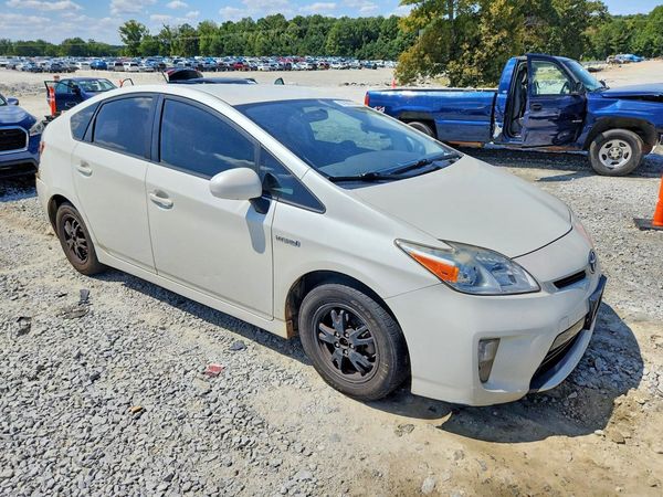 2015 TOYOTA PRIUS