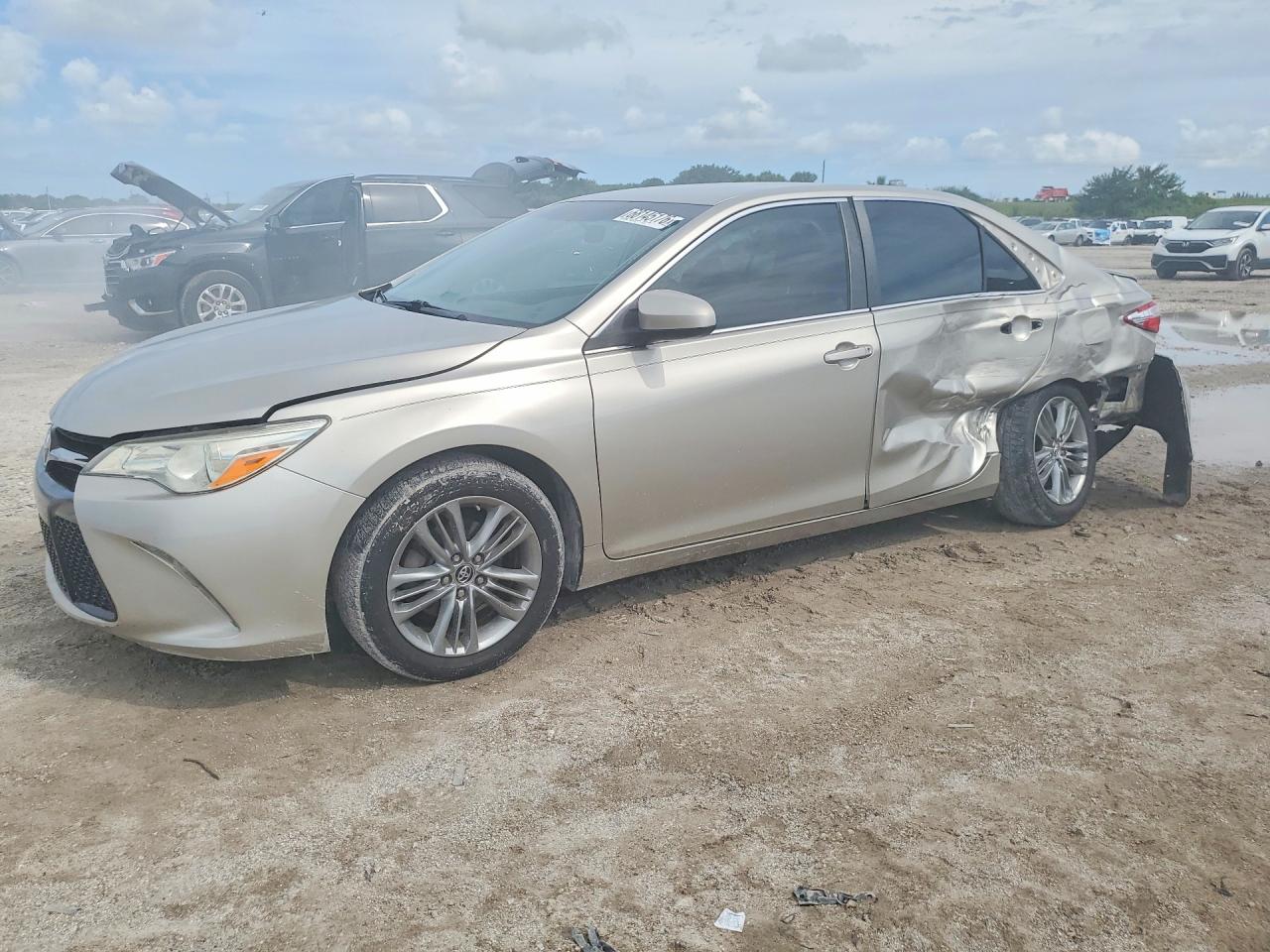 2016 TOYOTA CAMRY