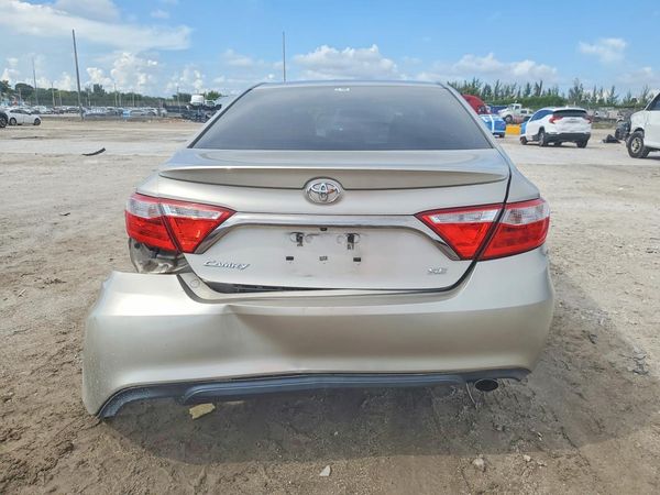 2016 TOYOTA CAMRY