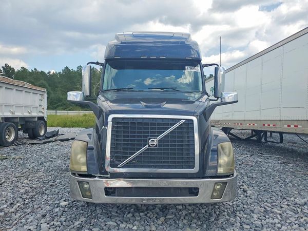 2013 VOLVO VN