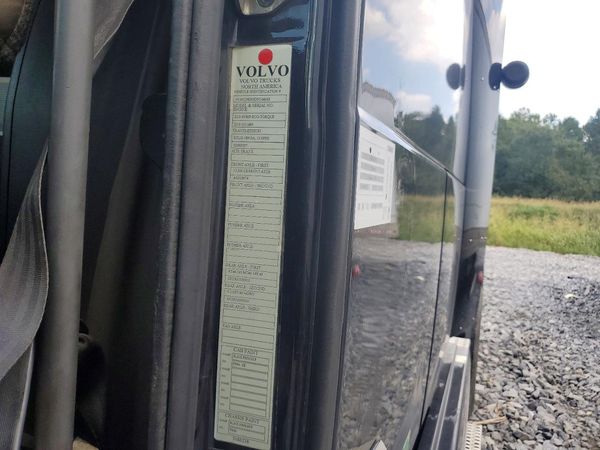 2013 VOLVO VN