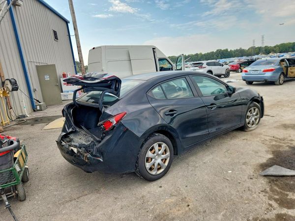 2016 MAZDA 3 SV/Base