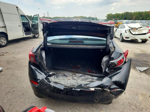 2016 MAZDA 3 SV/Base