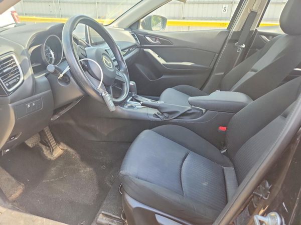 2016 MAZDA 3 SV/Base