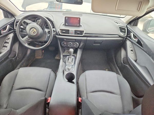 2016 MAZDA 3 SV/Base
