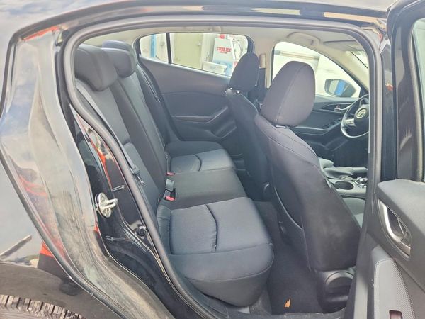 2016 MAZDA 3 SV/Base