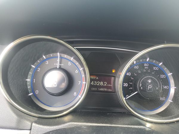 2012 HYUNDAI SONATA