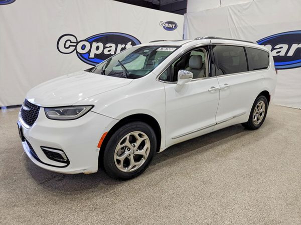 2021 CHRYSLER PACIFICA — DSFA — Front 3/4