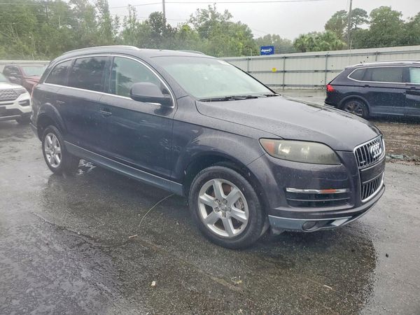 2013 AUDI Q7 Premium — Passenger 3/4