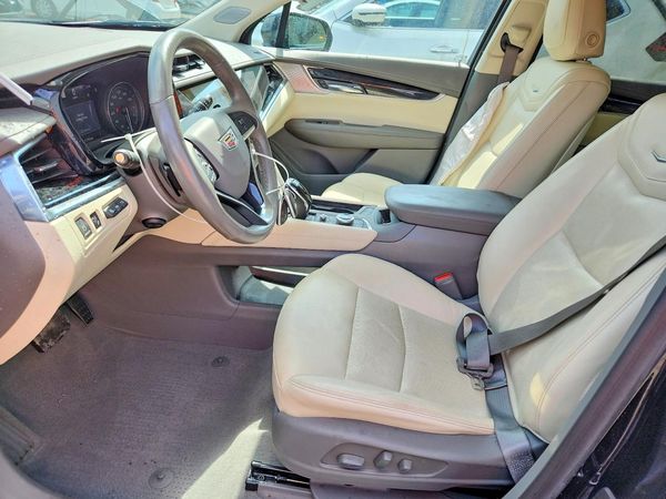 2022 CADILLAC XT6 Premium Luxury — DENT