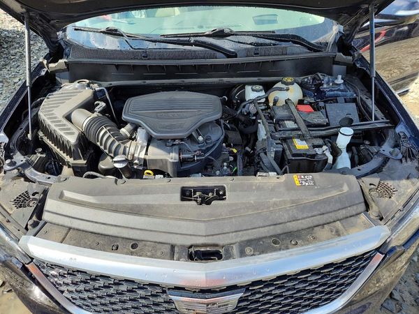 2022 CADILLAC XT6 Premium Luxury — Engine bay