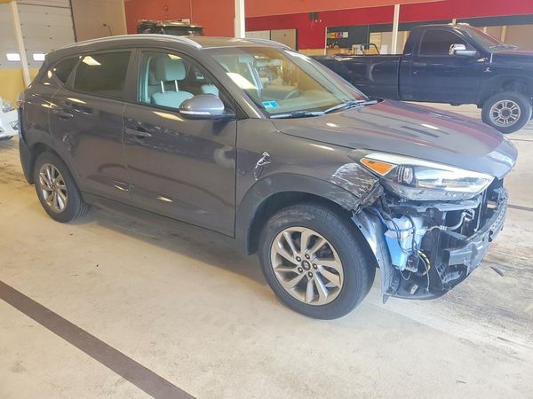 2016 HYUNDAI TUCSON