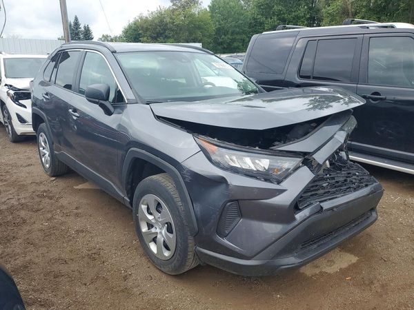 2021 TOYOTA RAV4 LE — Passenger 3/4