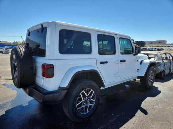 2025 JEEP WRANGLER 4-DOOR SAHARA