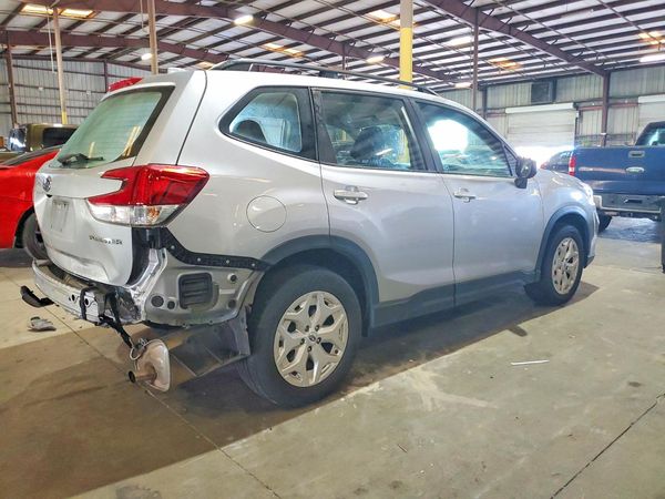 2021 SUBARU FORESTER Base