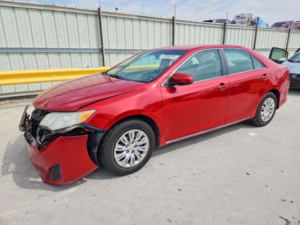 2013 TOYOTA CAMRY — DSFA — Front 3/4