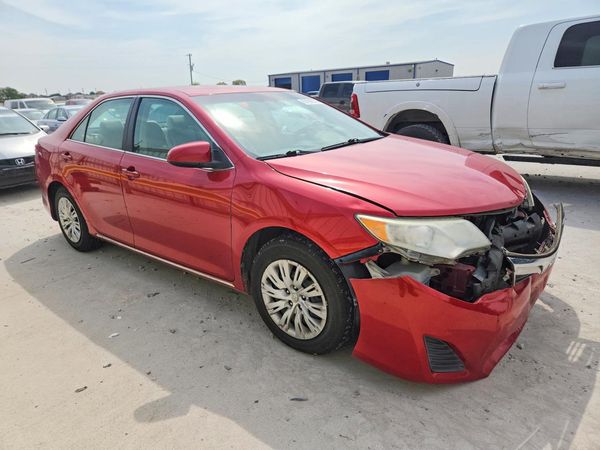 2013 TOYOTA CAMRY — Passenger 3/4