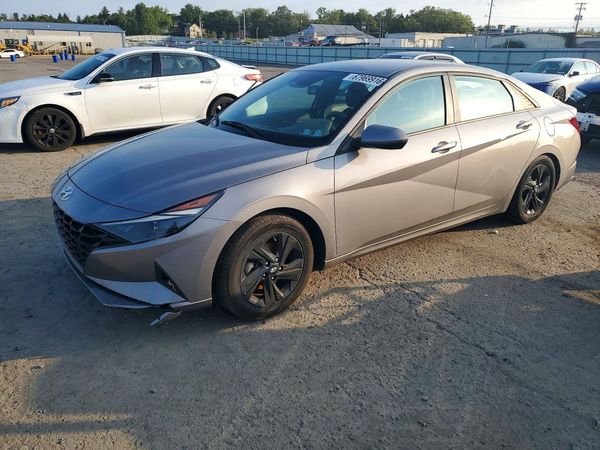 2022 HYUNDAI ELANTRA SEL — Front 3/4