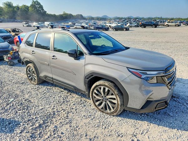2025 SUBARU FORESTER — Passenger 3/4