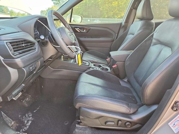 2025 SUBARU FORESTER — DENT
