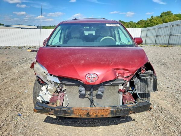 2013 TOYOTA SIENNA — DIRF