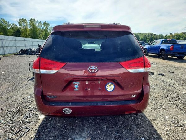 2013 TOYOTA SIENNA — DIRR