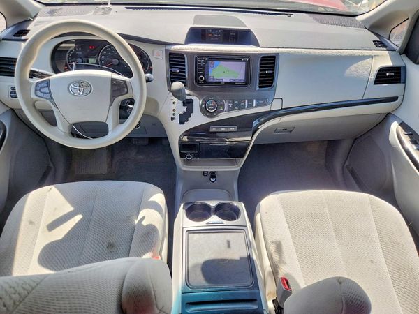 2013 TOYOTA SIENNA — CKPT
