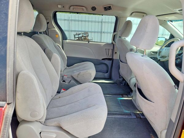 2013 TOYOTA SIENNA — PSRS