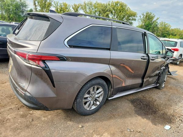 2022 TOYOTA SIENNA LE — PSRA
